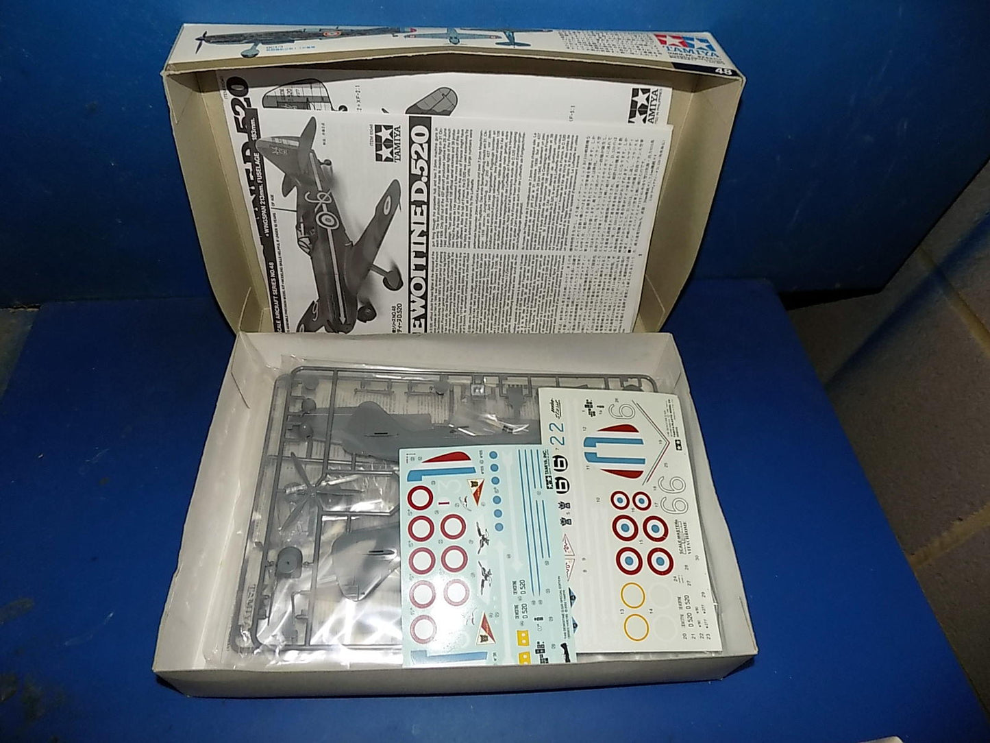 1/48 Tamiya 89583 Dewoitine D.520 & Hasegawa JT10 Bf109E-3/7 Trop AUC00036