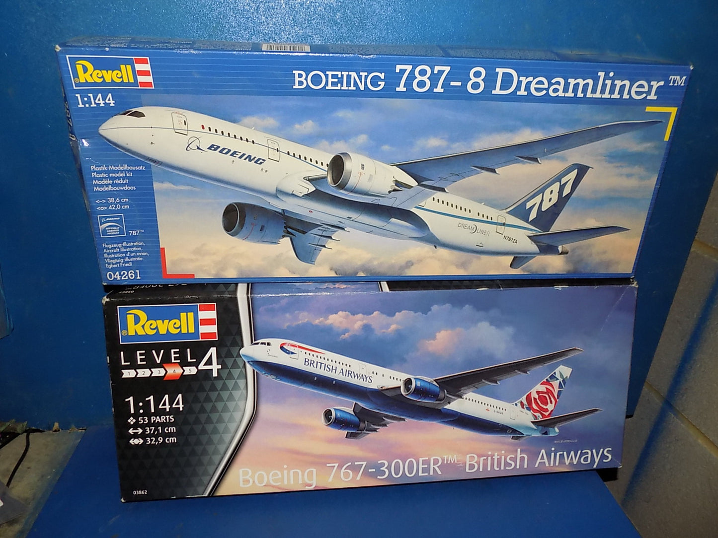 Revell 1/144 04261 Boeing 787-8 & 03862 Boeing 767 AUC00057