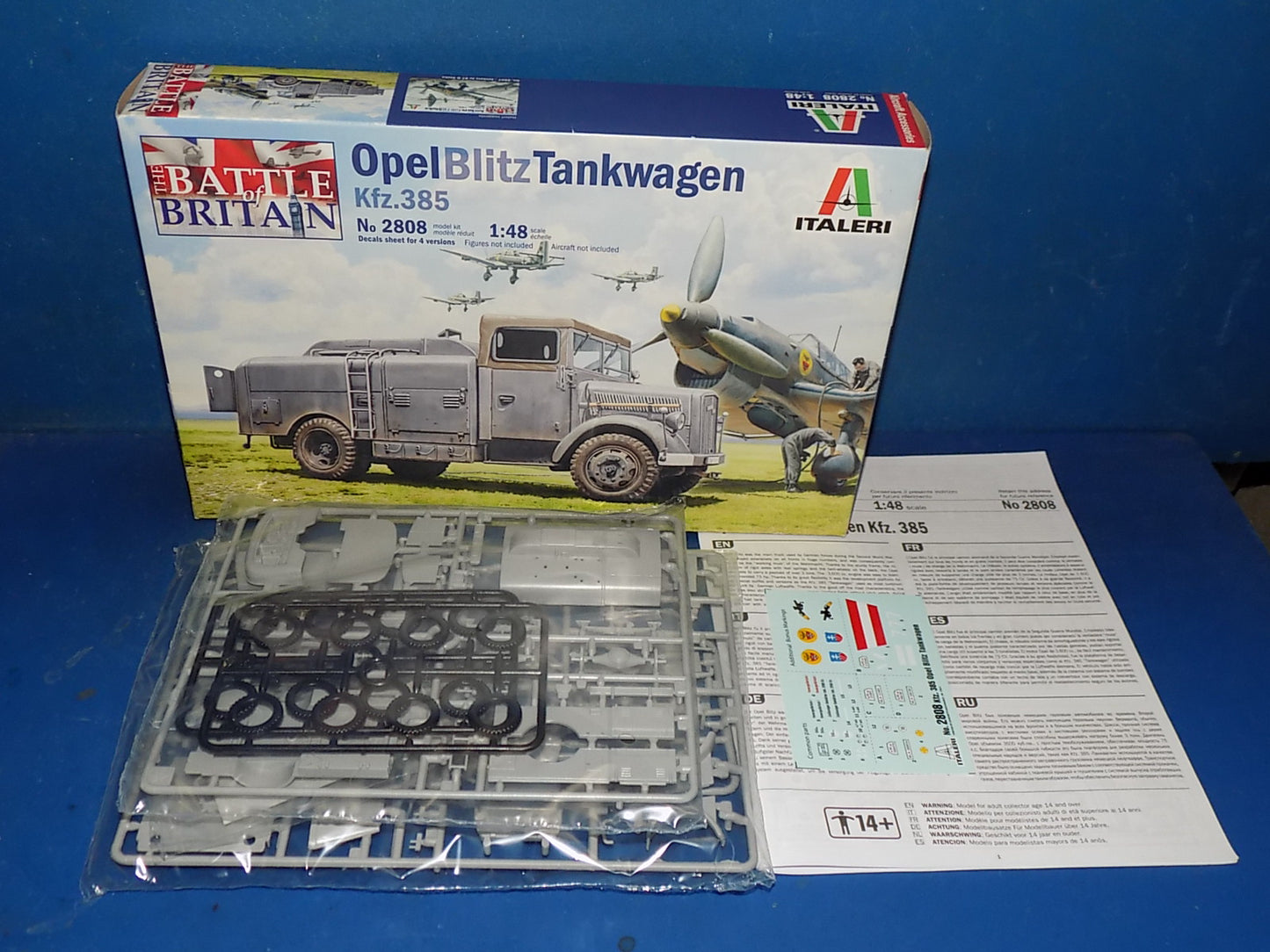 1/48 Hasegawa Arado Ar234B-2 & Italeri Opel Tankwagen AUC00131