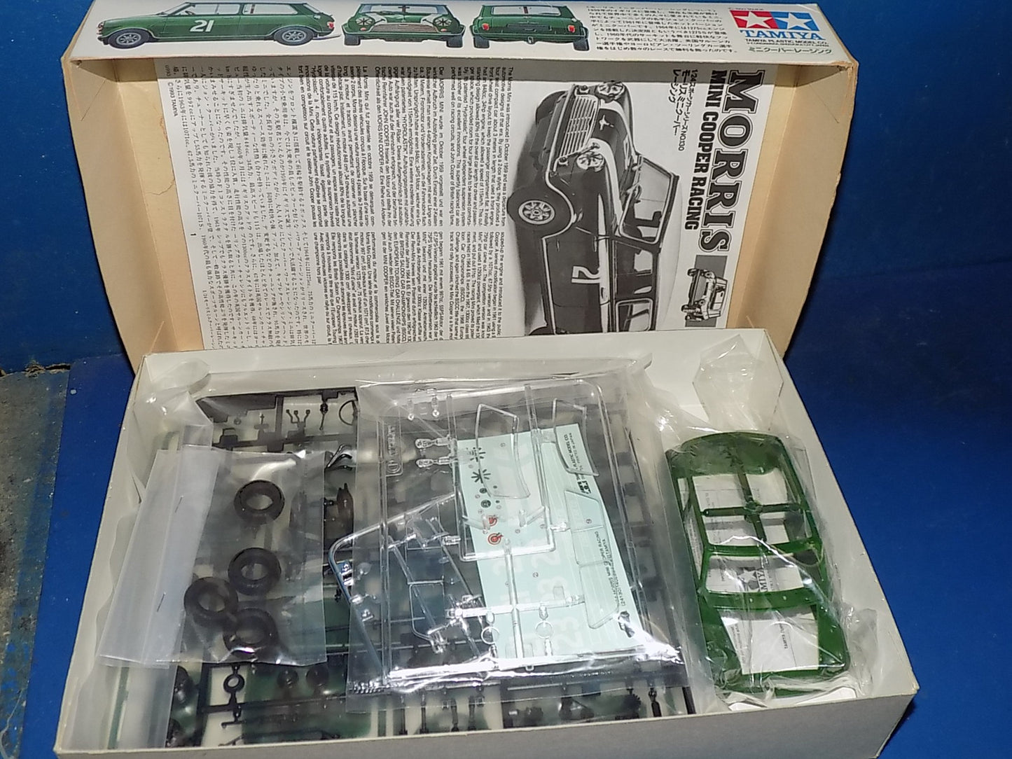 1/24 Italeri 3664 Ford Escort (NO Instructions) & Tamiya 24130 Mini Cooper AUC00159