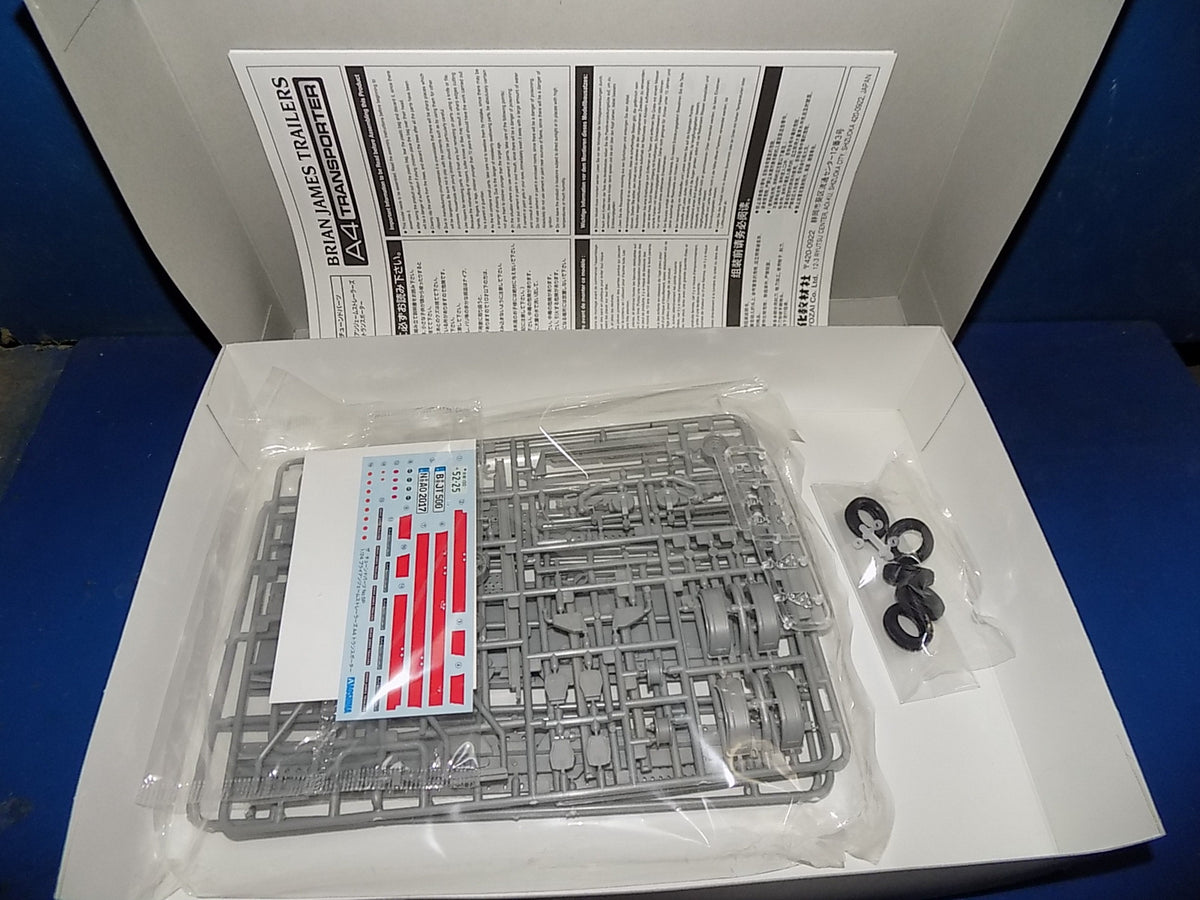 Aoshima 1/24 Brian James A4 Trailer & Toyota 86 Rocket Bunny AUC00184