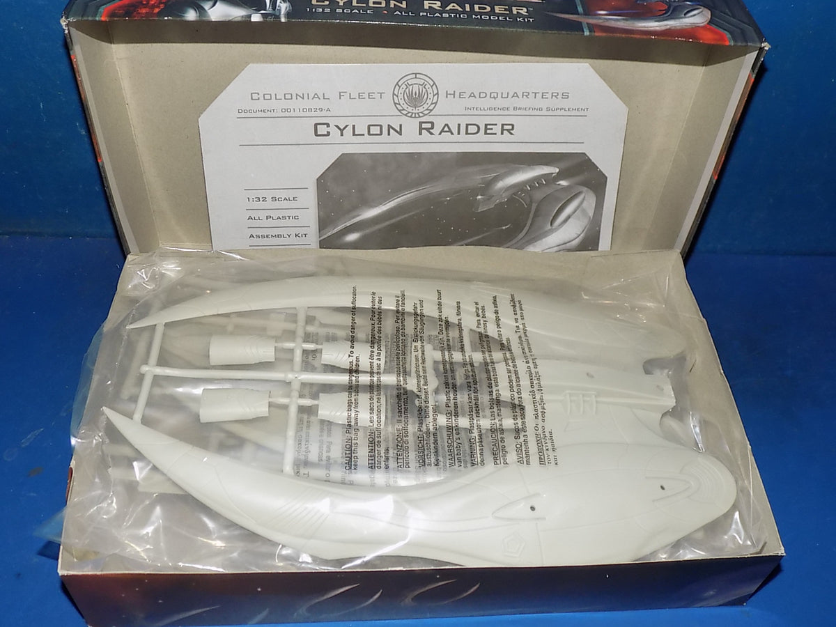 Moebius 1/32 926 Battlestar Galactica Cylon Raider AUC00245