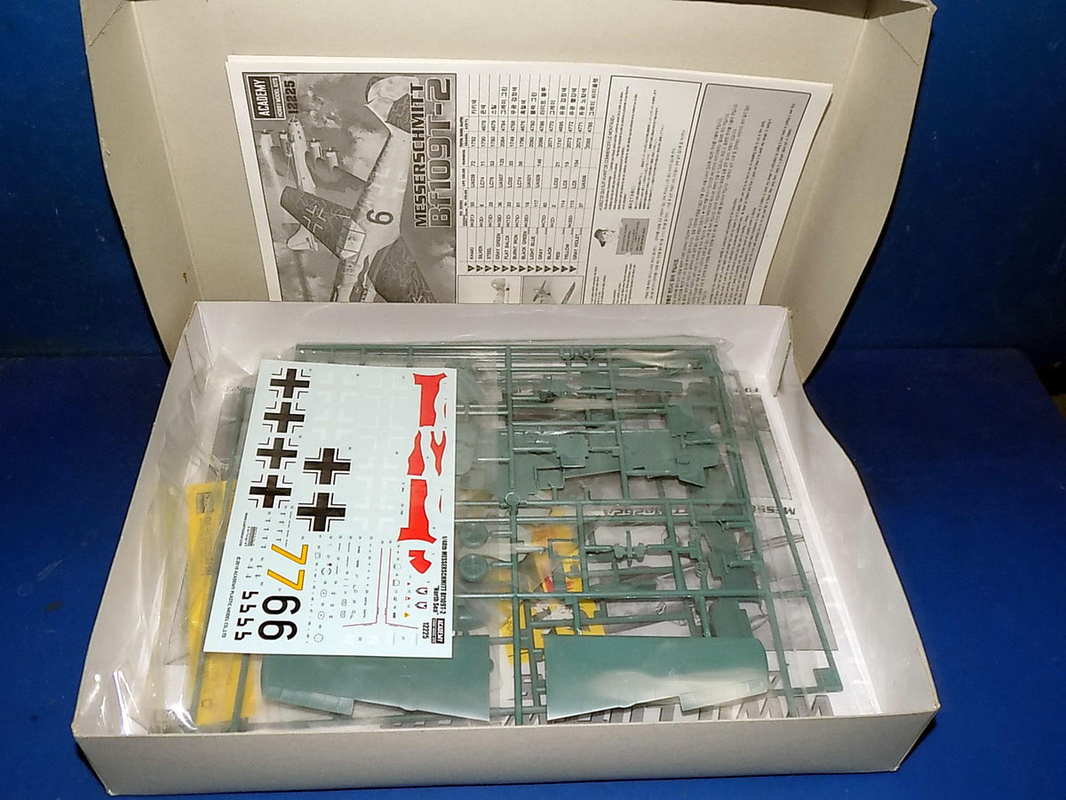 1/48 Airfix 04104 Tiger Moth & Academy 12225 Bf109 T-2 AUC00254