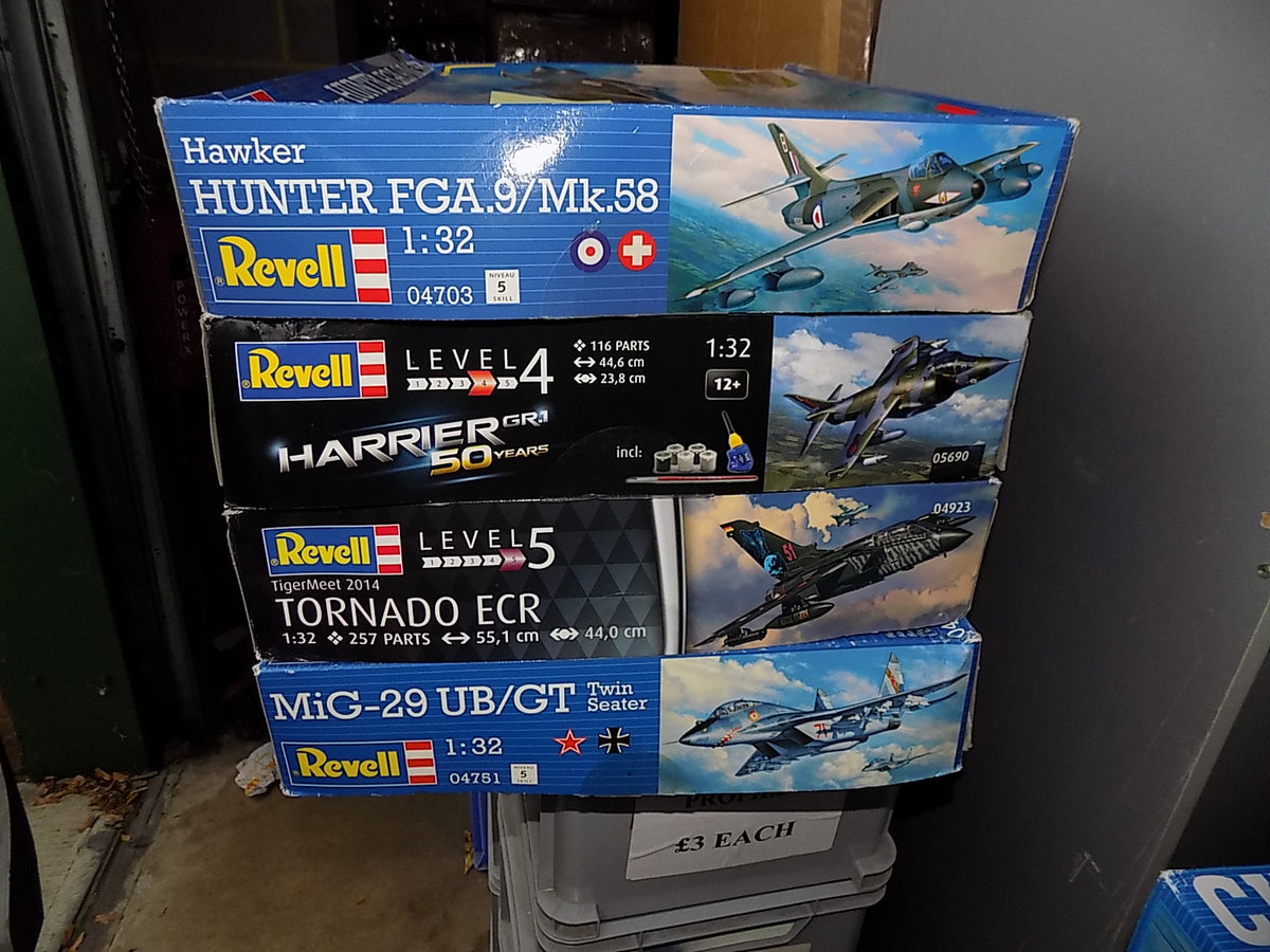 Revell 1/32 Hunter, Harrier, Mig-29, Tornado ECR Tatty Boxes AUC00281
