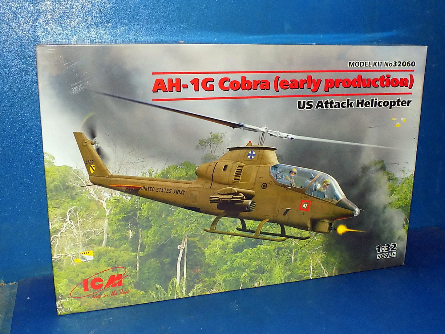 1/32 ICM - AH-1G Cobra Early Production