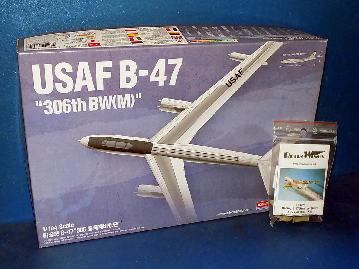 1/144 Academy - USAF B-47 w/Extra