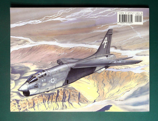 Squadron / Signal - 5538: F-8 Crusader Wak Around