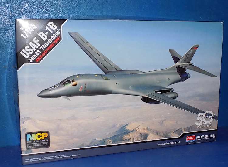 1/144 Academy - USAF B-1B Lancer 34th BS Thunderbirds