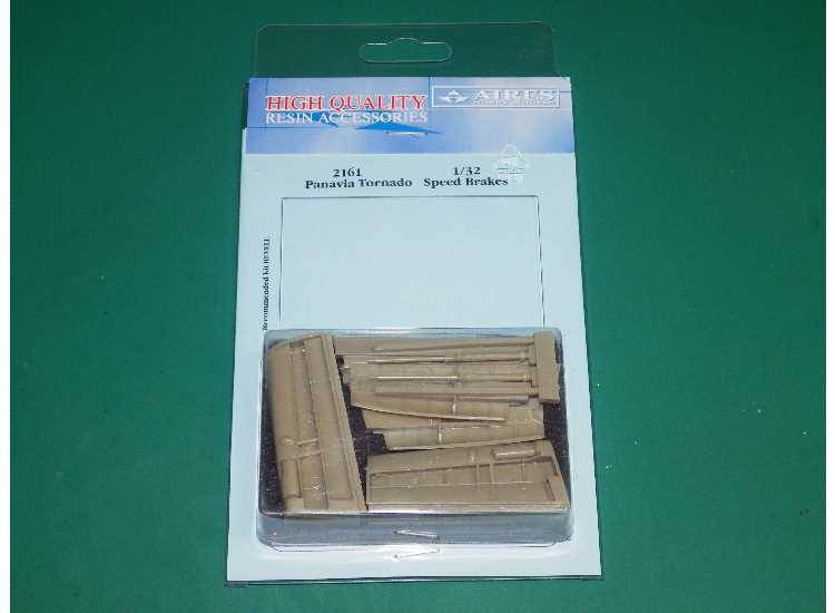 1/32 Aires - Panavia Tornado speed brakes (designed to be used with Revell kits)