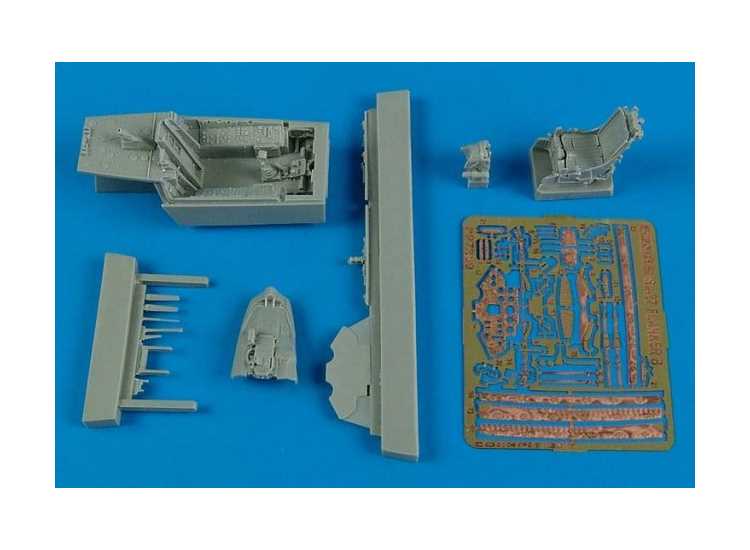 1/72 Aires - Sukhoi Su-27 Flanker B/J-11B cockpit set (designed to be used with Trumpeter kits)