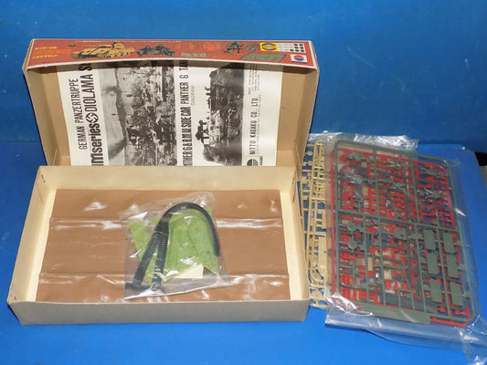 1/76 Nitto - Diorama Set: Panther G & BMW