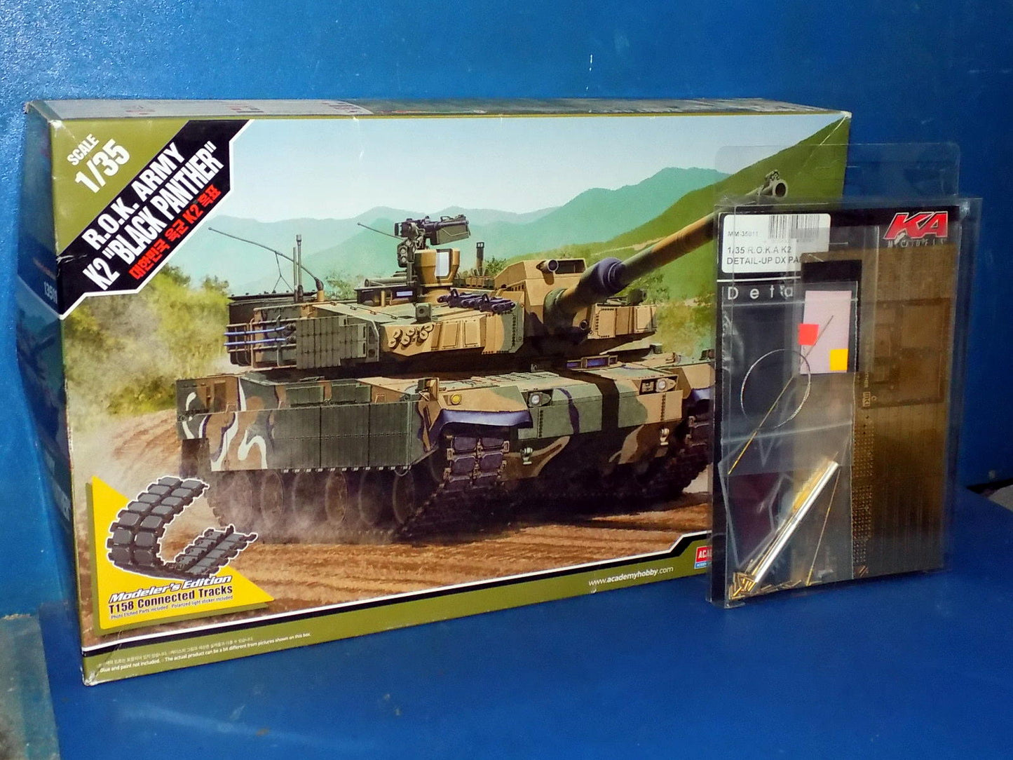 1/35 Academy - ROK Army K2 Black Panther w/Extra