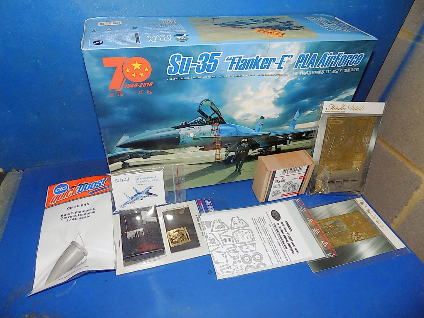 1/48 Kitty Hawk - Su-35 Flanker E PLA w/Extras