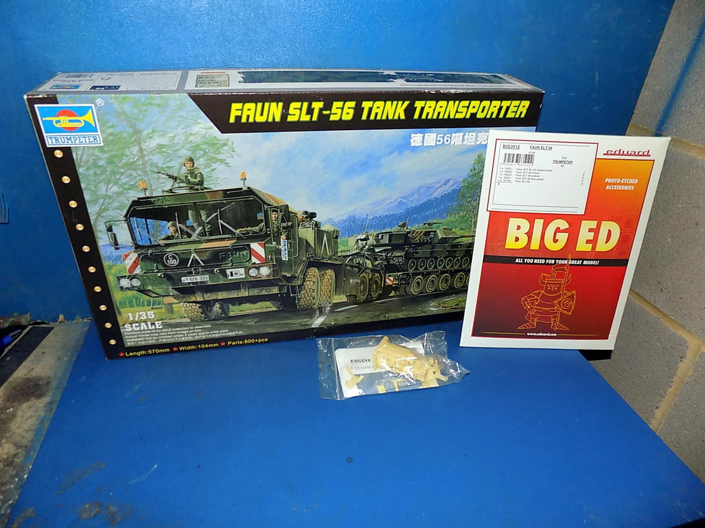1/35 Trumpeter - Faun SLT-56 Tank Transporter w/Extras