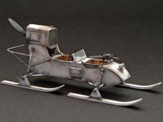 1/35 PlusModel - Soviet aerosleight RF-8