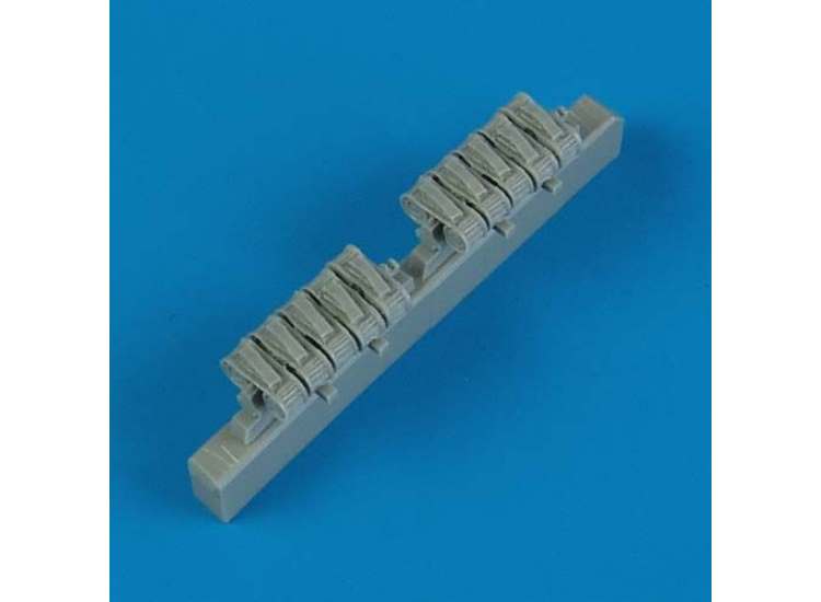 1/48 Quickboost - Ju-87 'Stuka' M.G. drum magazines (designed to be used with Hasegawa kits)