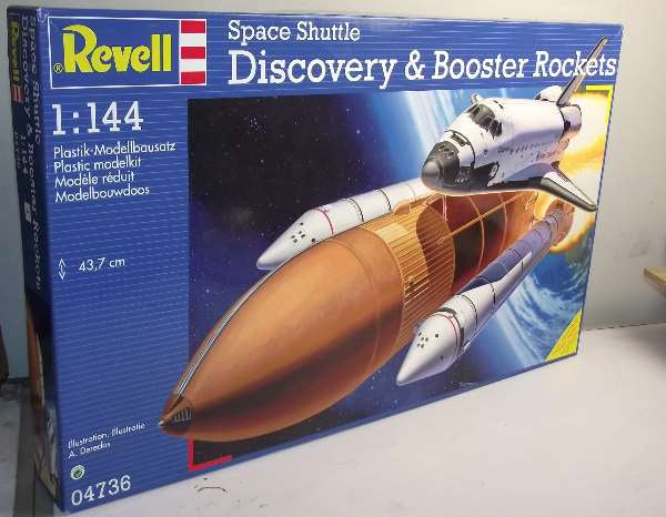1/144 Revell - Space Shuttle Discovery & Booster Rockets