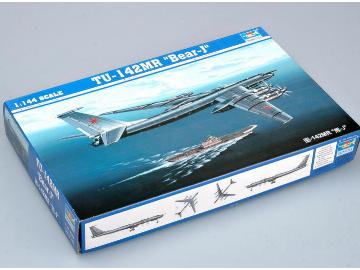 1/144 Trumpeter - Tu-142 MR "Bear-J"