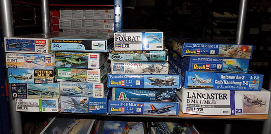 20x Various 1/72 Aircraft Kits - Poor Boxes AUC00005