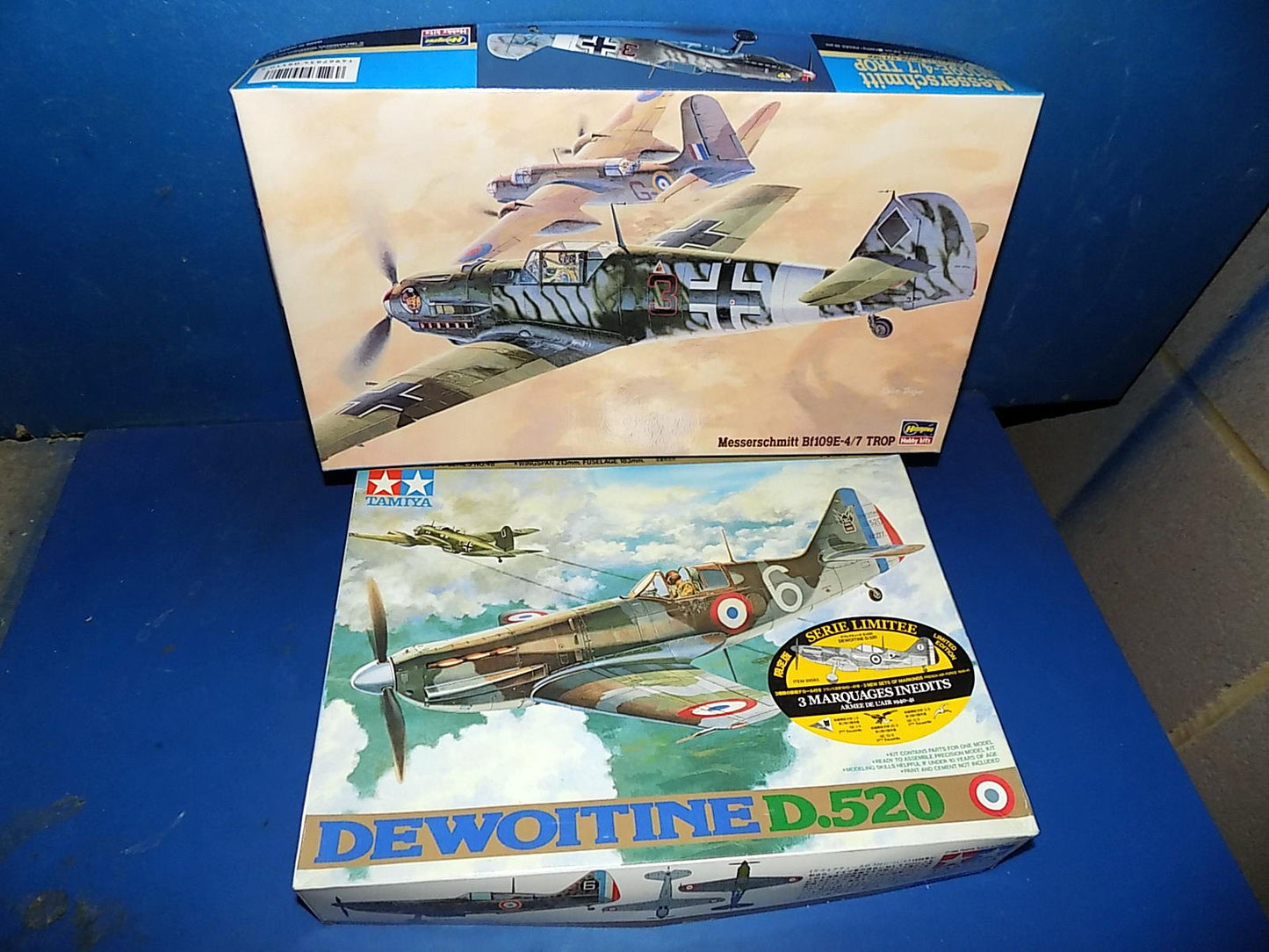 1/48 Tamiya 89583 Dewoitine D.520 & Hasegawa JT10 Bf109E-3/7 Trop AUC00036