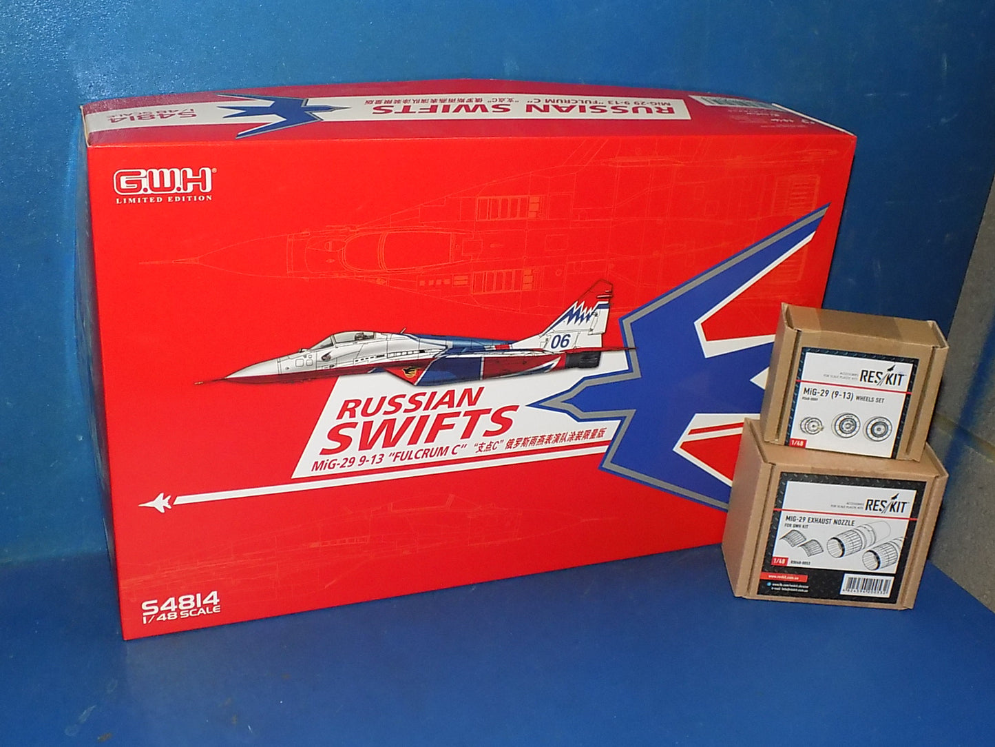 Great Wall Hobby 1/48 S4814 Mig-29 9-13 Russian Swifts w/Extra AUC00052