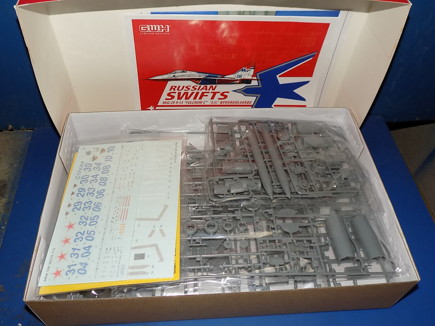 Great Wall Hobby 1/48 S4814 Mig-29 9-13 Russian Swifts w/Extra AUC00052