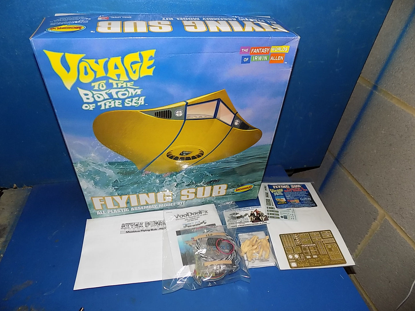 Moebius 817 1/32 Voyage to the Bottom of the Sea Flying Sub w/extras AUC00117