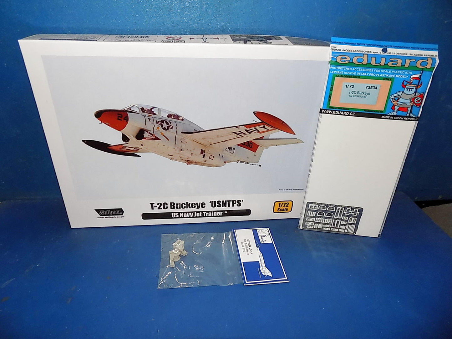 Wolfpack WP10006 T-2 Buckeye USNTPS w/Extras AUC00129