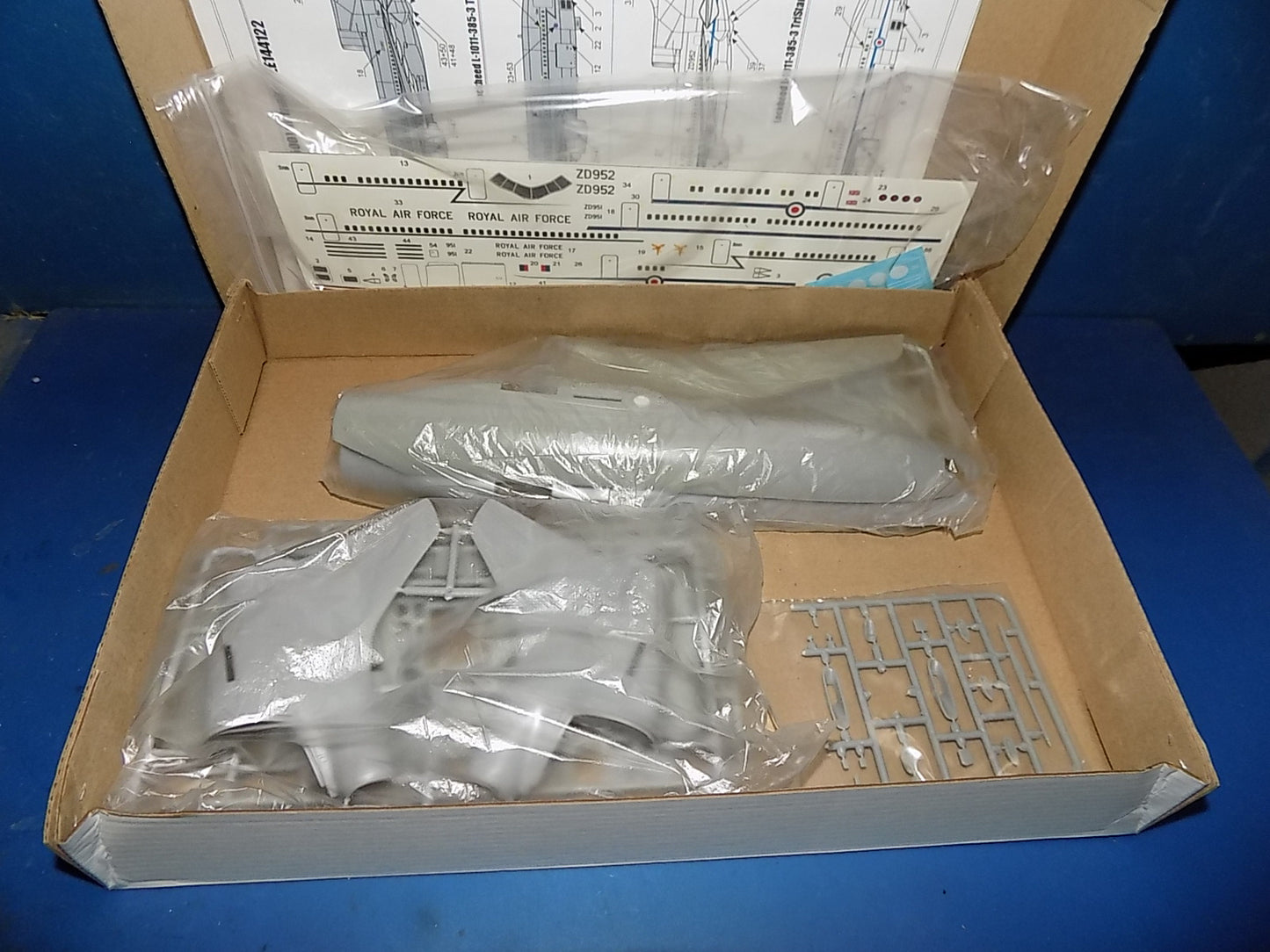 Eastern Express 1/144 EE144122 RAF Lockheed L-1011 Tristar K1 Air Tanker AUC00130