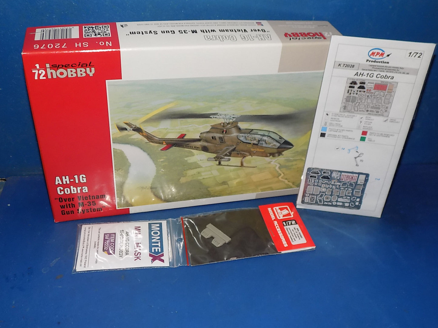 Special Hobby 1/72 72076 AH-1G Cobra over Vietnam w/Extra AUC00135