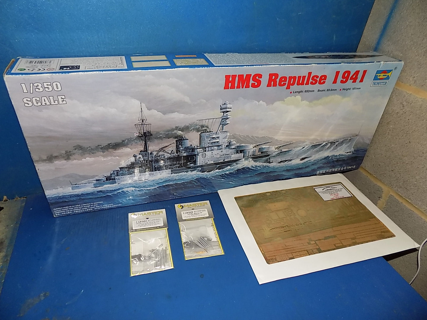 Trumpeter 1/350 05312 HMS Repulse 1944 w/Extra AUC00136