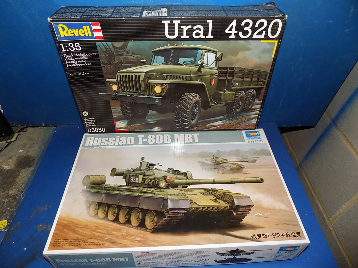 1/35 Trumpeter 05565 T-80B MBT & Revell 03050 Ural 4320 AUC00153