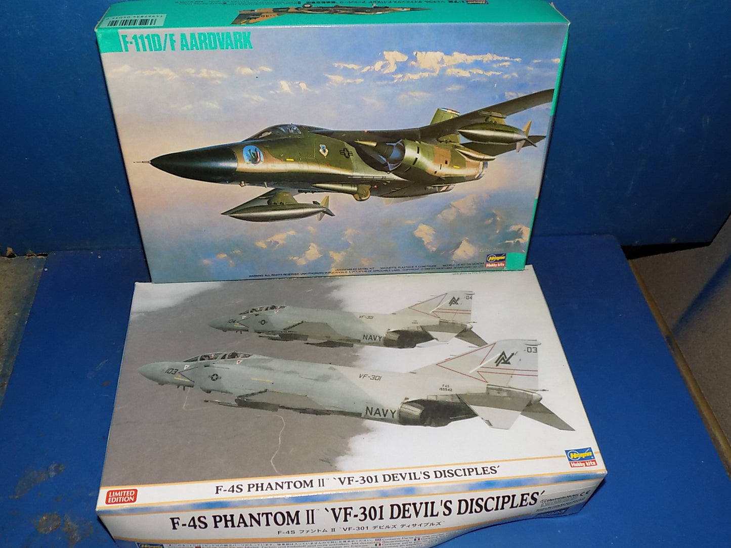 Hasegawa 1/72 K34 F-111D/F Aardvark & 02023 F-4S Phantom AUC00155