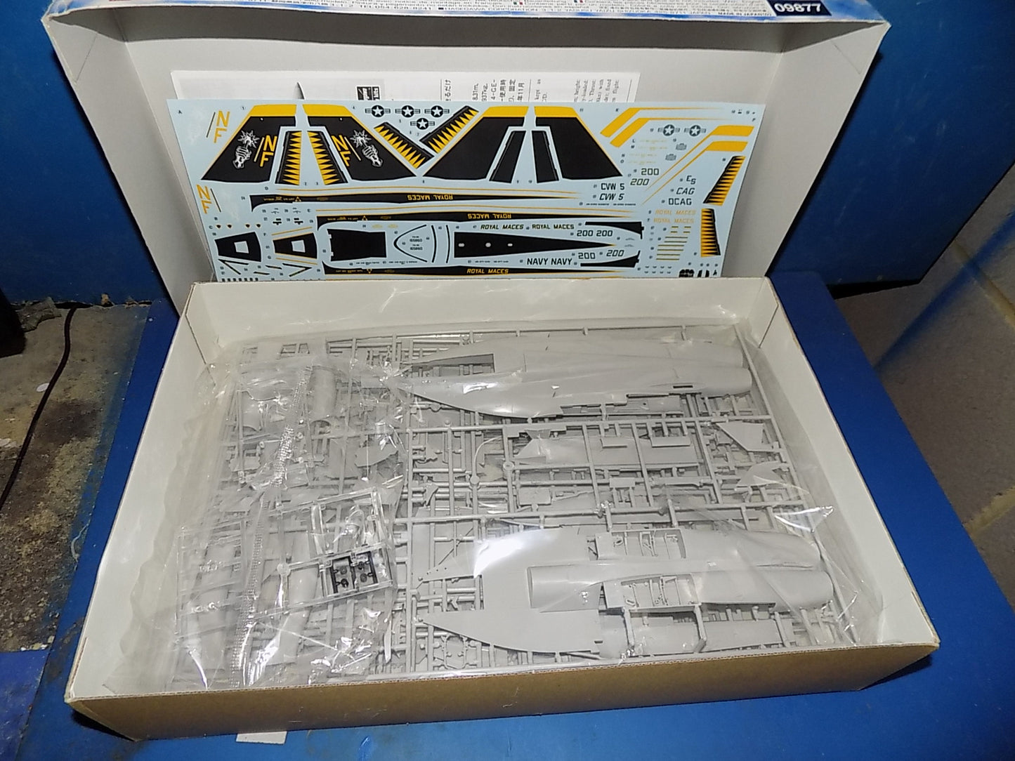 Hasegawa 09877 1/48 F/A-18E Super Hornet VFA027 Royal Maces w/Extras AUC00165