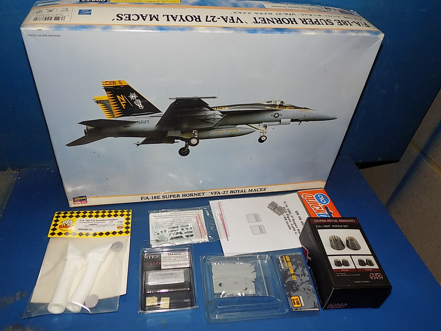 Hasegawa 09877 1/48 F/A-18E Super Hornet VFA027 Royal Maces w/Extras AUC00165