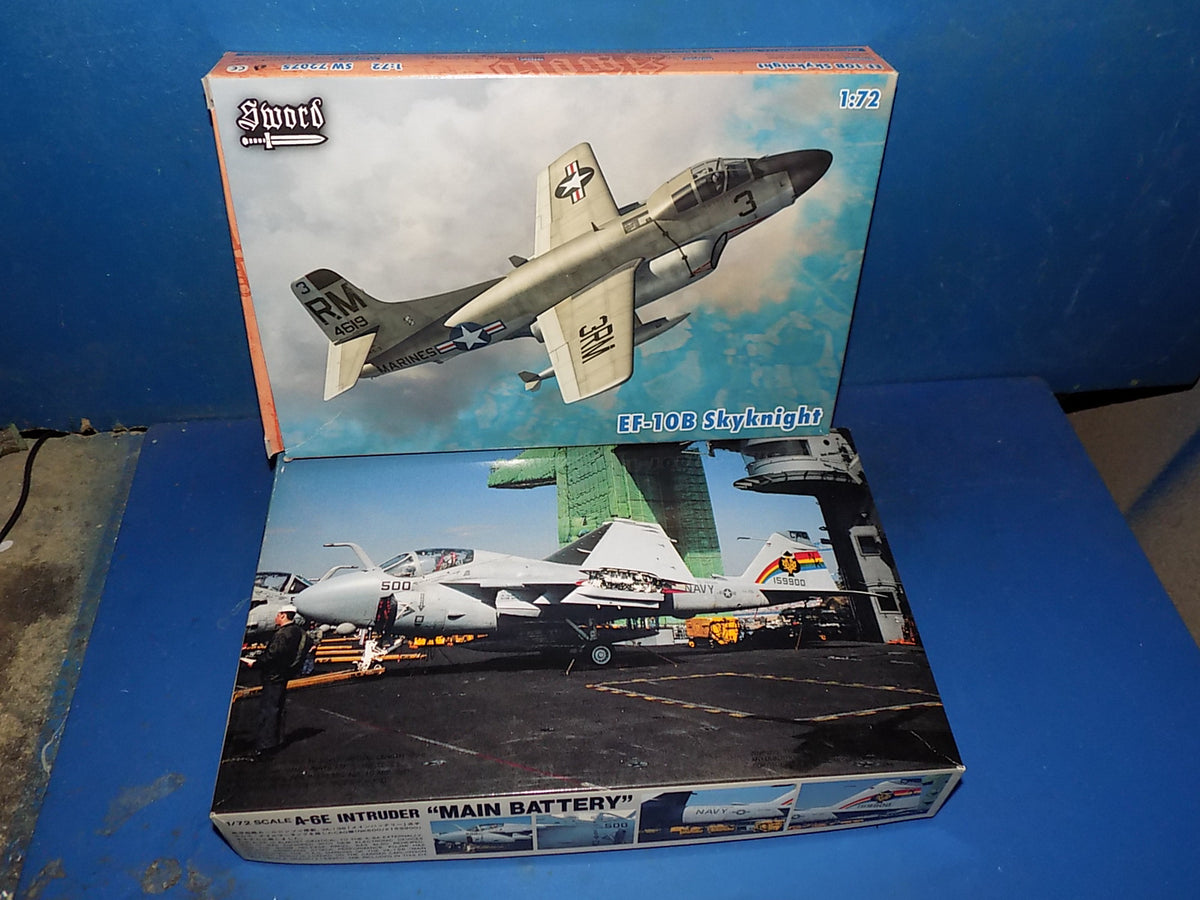 1/72 Sword 72075 EF-10B Skyknight & Fujimi 72016 A-8E Intruder AUC00174