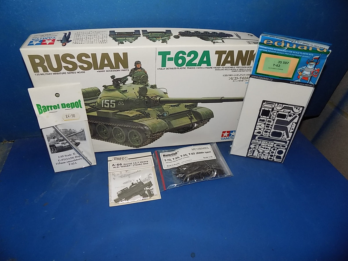 Tamiya 1/35 35108 Russian T-62A Tank w/Extras AUC00198