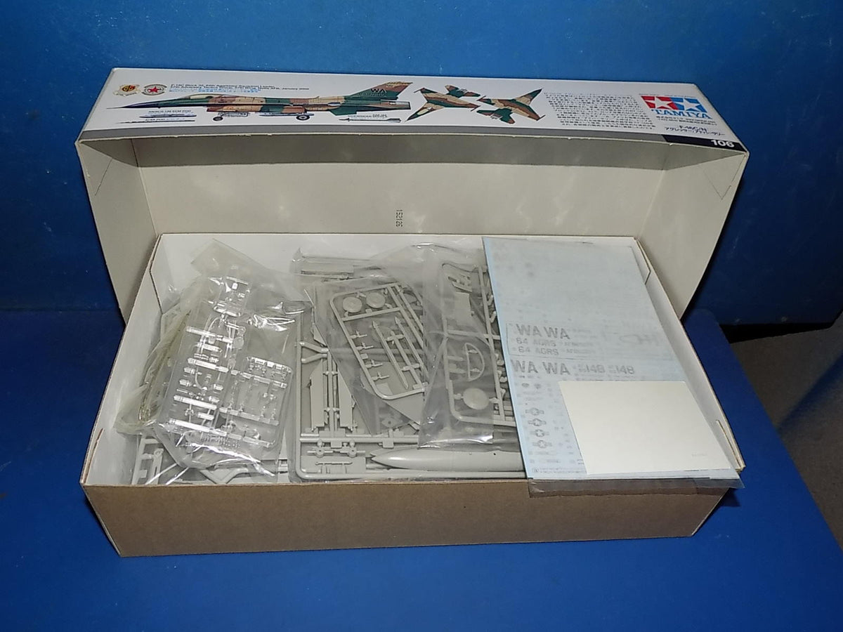 Tamiya 1/48 61106 F-16C/N Aggressor (NO Instructions) AUC00201