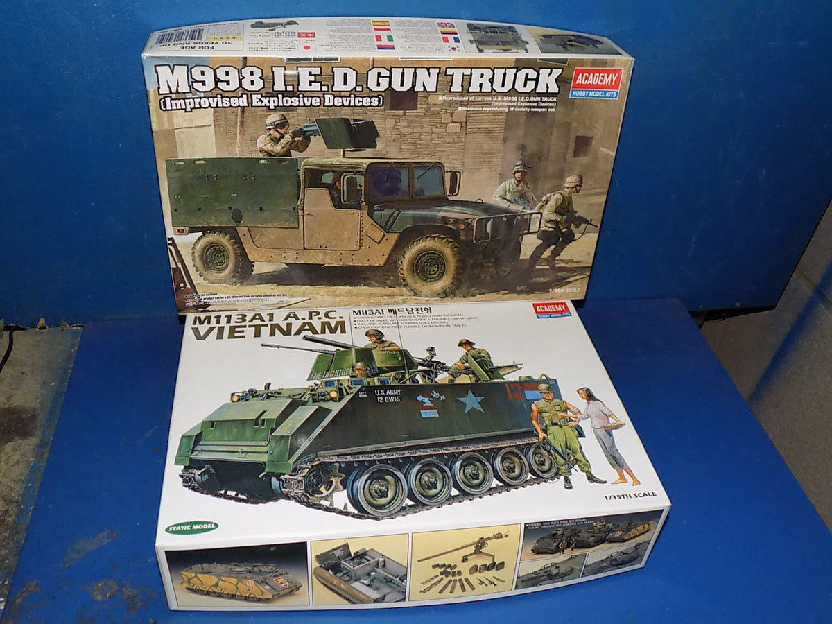 Academy 1/35 1389 M113A1 APC & 13405 M998 IED un Truck AUC00225