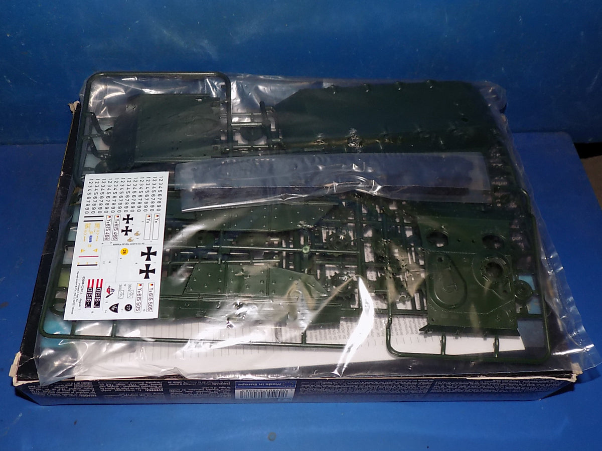 Revell 1/35 03087 M901A1 ITV & 03088 Jagdpanzer Jaguar 1 AUC00239