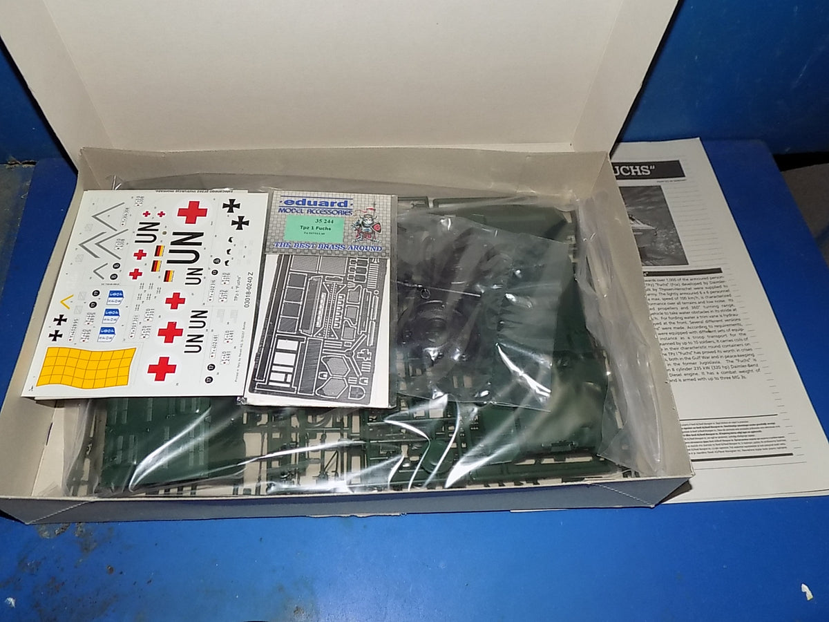 Revell 1/35 03018 TPz 1 Fuchs & 03077 T-92B w/EDZ AUC00240