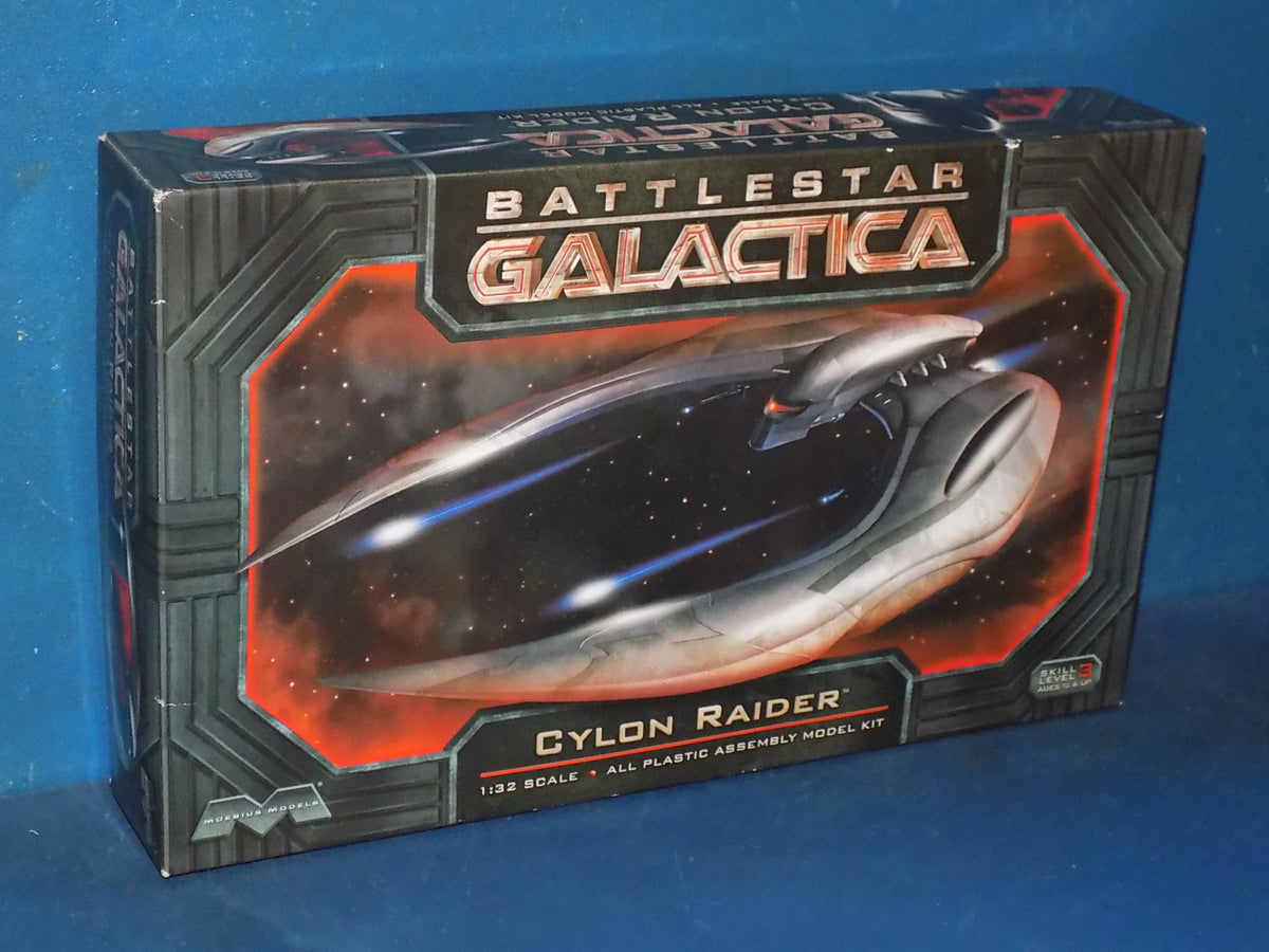 Moebius 1/32 926 Battlestar Galactica Cylon Raider AUC00245