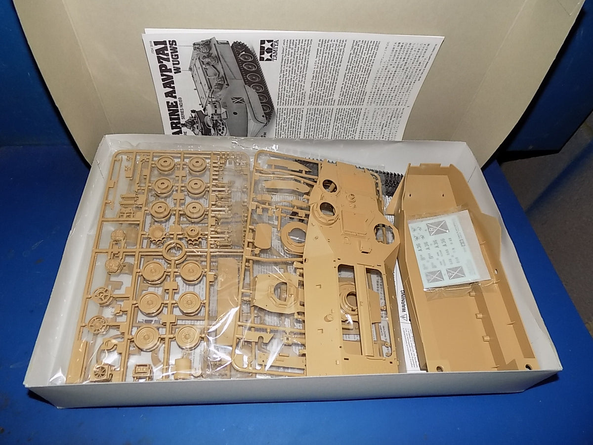 Tamiya 1/35 35159 AAVP7A1 w/Extras AUC00255