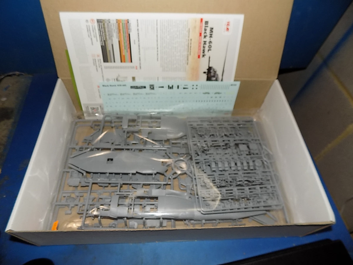 ICM 1/48 48360 MH-60L Black Hawk AUC00259