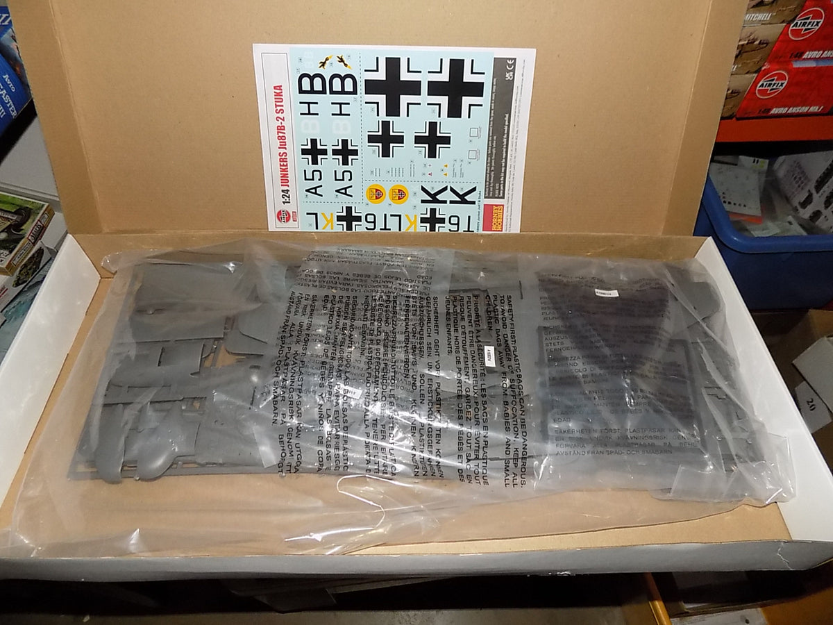Airfix 1/24 18002V Junkers Ju87B Stuka AUC00264