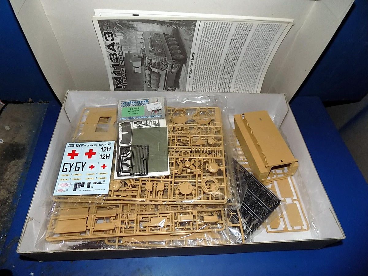 Academy 1/35 1361 M981 FISTV & 13211 M113A3 Iraq 2003 AUC00280