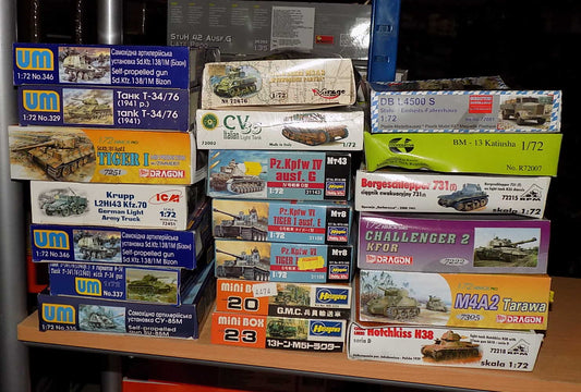 20 Various 1/72 AFV / Military Kits - Tatty Boxes JBL0042