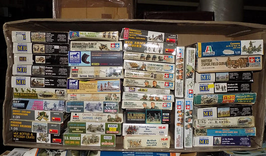 45 Various 1/35 Military / Accessories Kits - Tatty Boxes JBL0126