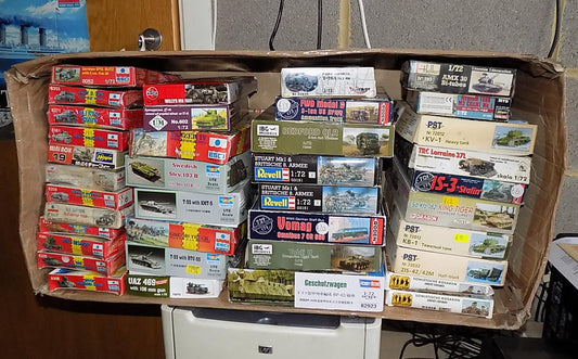 38 Various 1/72 Military / Accessories Kits - Tatty Boxes JBL0127