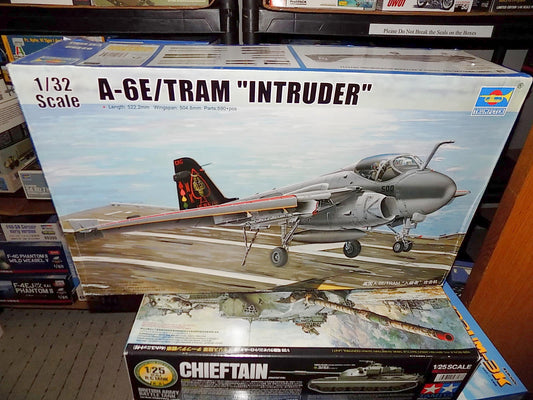 1/32 Trumpeter - A-6E / Tram Intruder